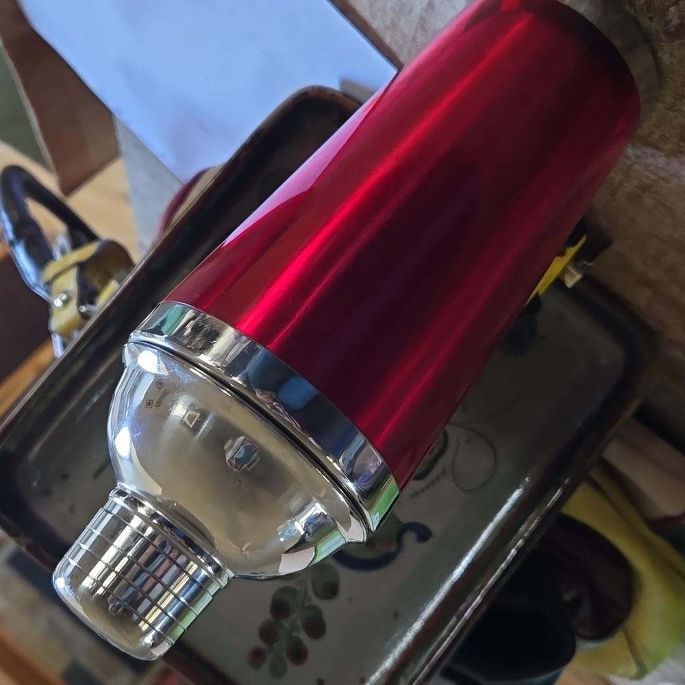 Cocktail Shaker Mixer Stainless Steel/Red plastic no spill Strainer Cap EUC